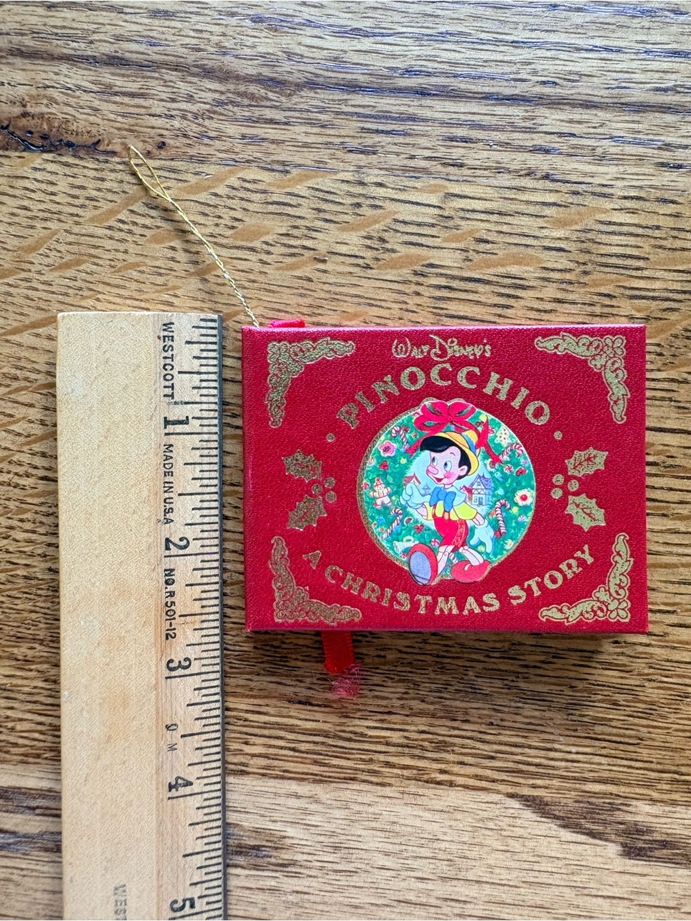 Vintage 1961 Walt Disney’s Pinocchio- A Christmas Story- ornament w/gold hanger - Picture 9 of 9